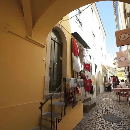 Lovely In * Σίντρα